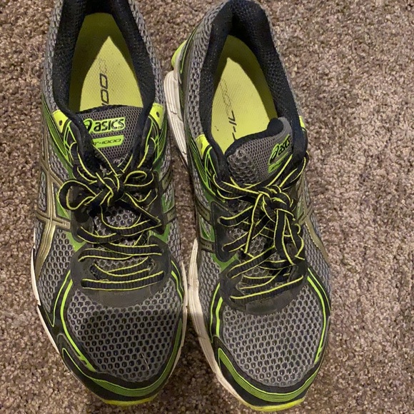 ASICS running shoe; Size US 8; black and green - Picture 2 of 4